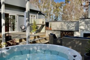 Landsborough Road outdoor spa pergola