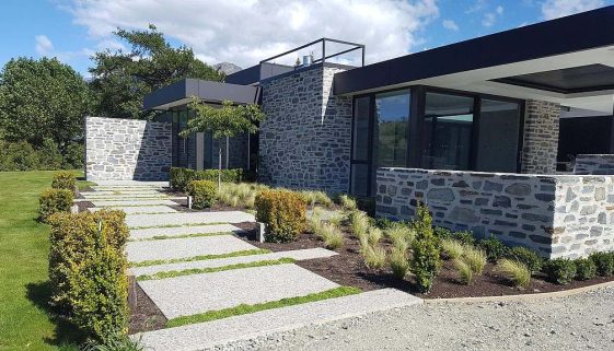 a7a8d213f9774d6f2a047c37bdb912bc