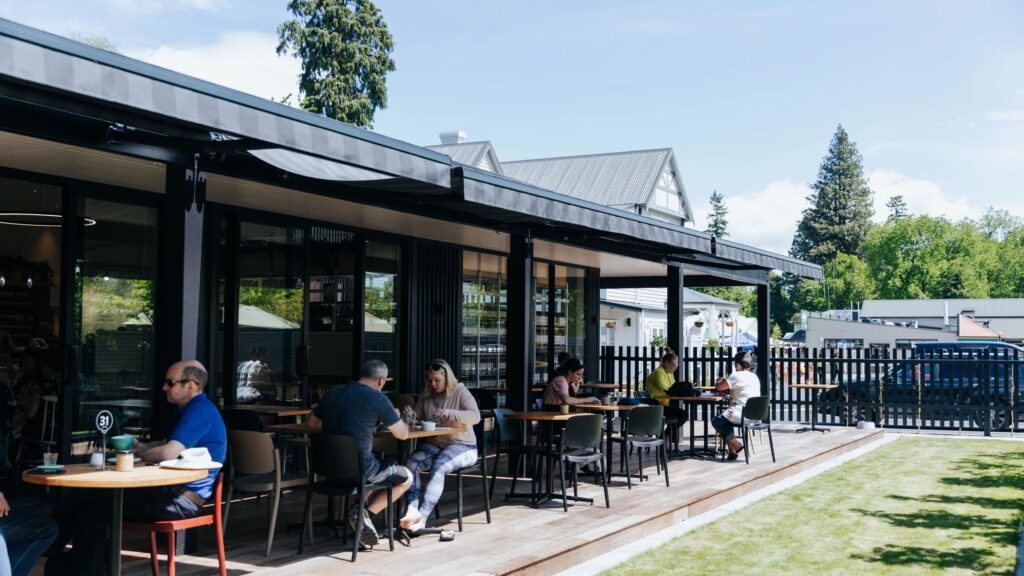 barkers_cafe exterior dining