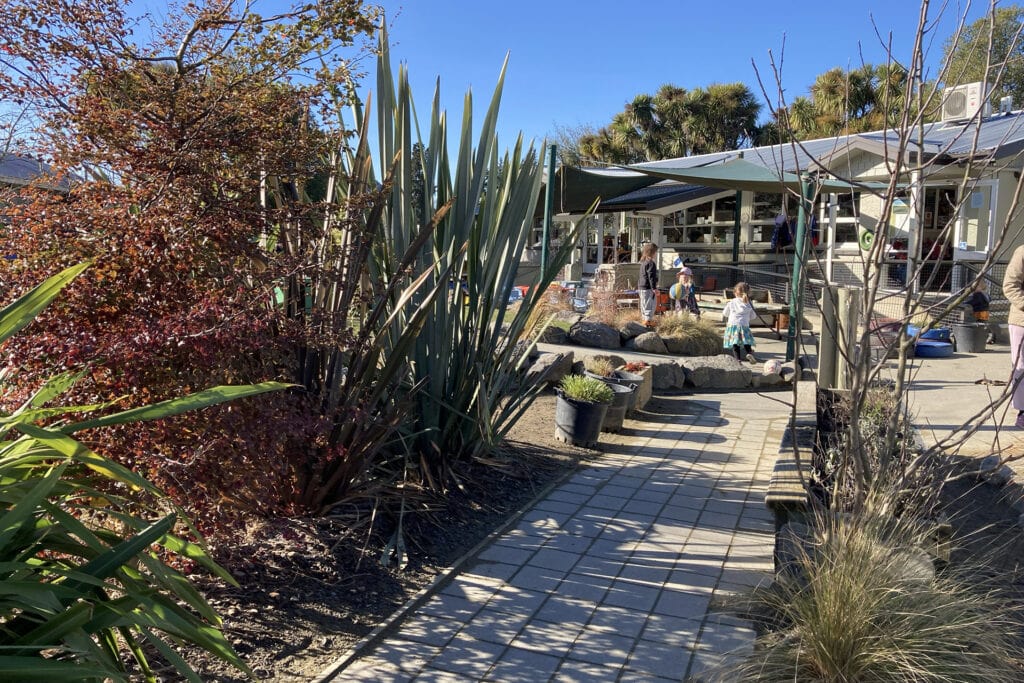 NBArchitecture-Hardscape+Paths+Courtyards-12