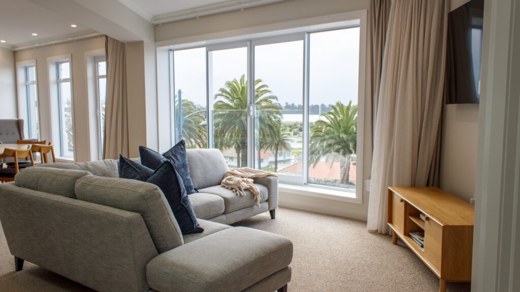 03 Bay Hill Apartment Caroline Bay View