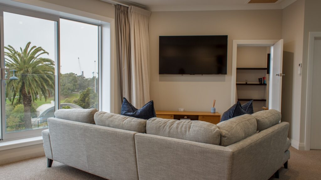 08 Bay Hill Apartment Living