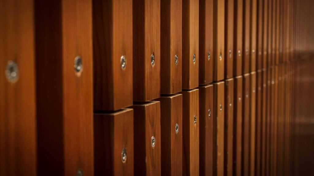 timber features detail Gresson Dorman